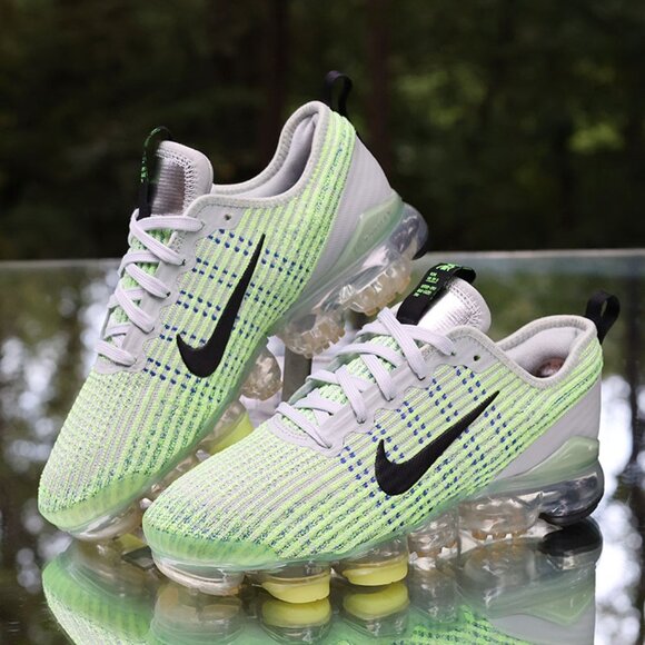 Nike Air VaporMax Flyknit 3 Light Silver Volt - Picture 4 of 13
